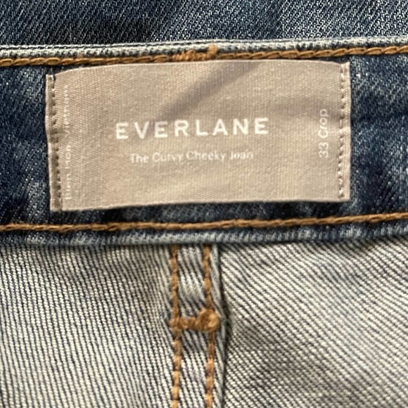 NEW Everlane The Curvy Cheeky Jean in Mid Blue Raw Hem Size 33 Crop - Picture 6 of 8